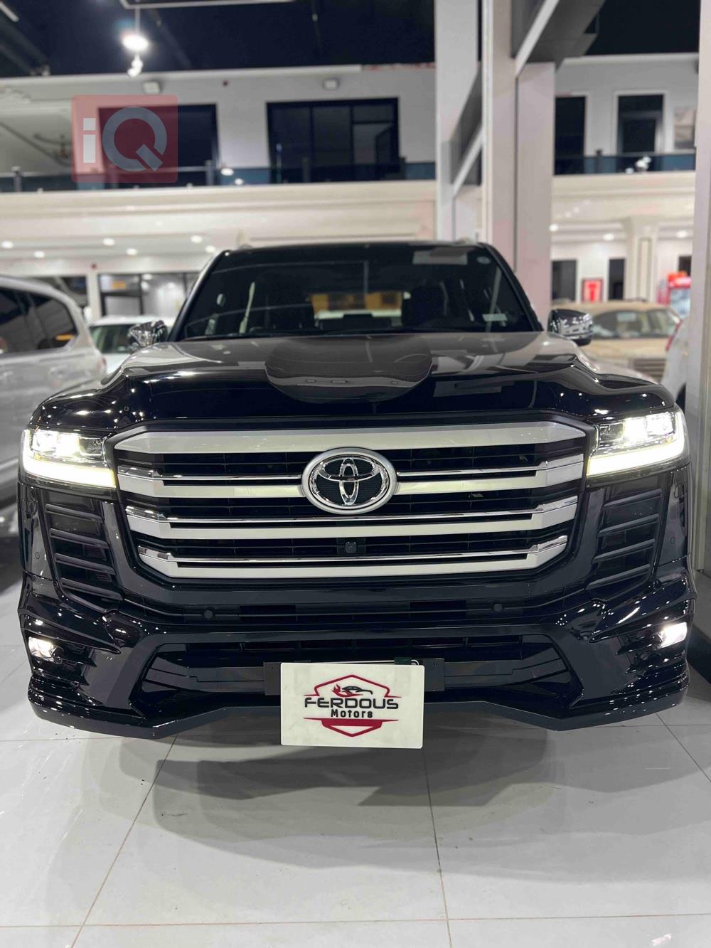 تۆیۆتا لاند کروزەر